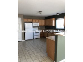 2811 1/2 Village Park Dr in Grand Junction, CO - Building Photo - Building Photo