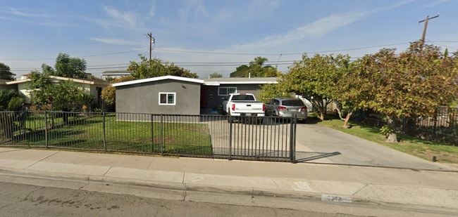 1513 E Elm St, Unit Baeza House
