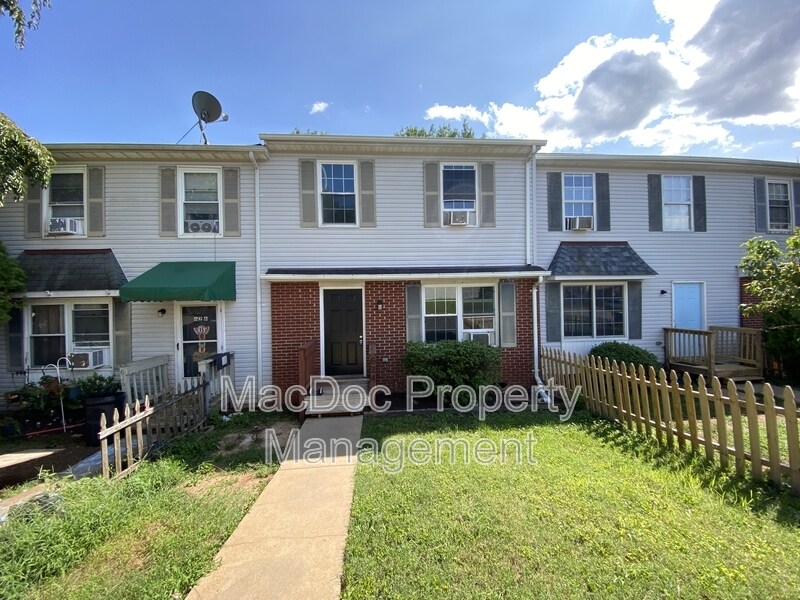 624 Highview Ct in Culpeper, VA - Building Photo