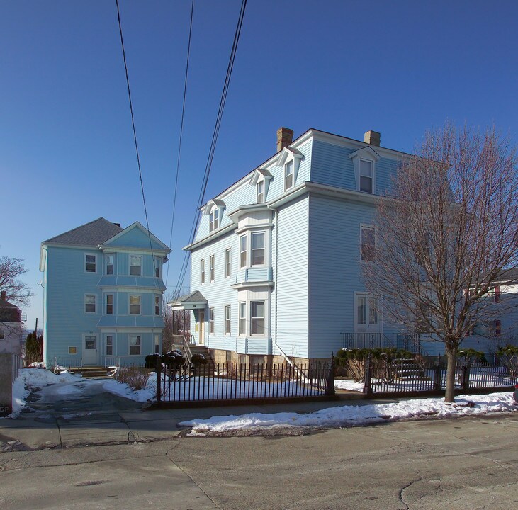 227-229 Whipple St in Fall River, MA - Building Photo