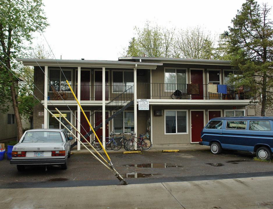 - Ferry Aly in Eugene, OR - Building Photo