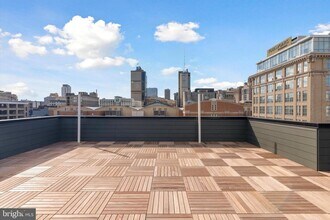 225 N 12th St-Unit -202 in Philadelphia, PA - Foto de edificio - Building Photo