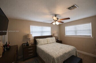 19835 NE 11th Ct in Miami, FL - Building Photo - Building Photo