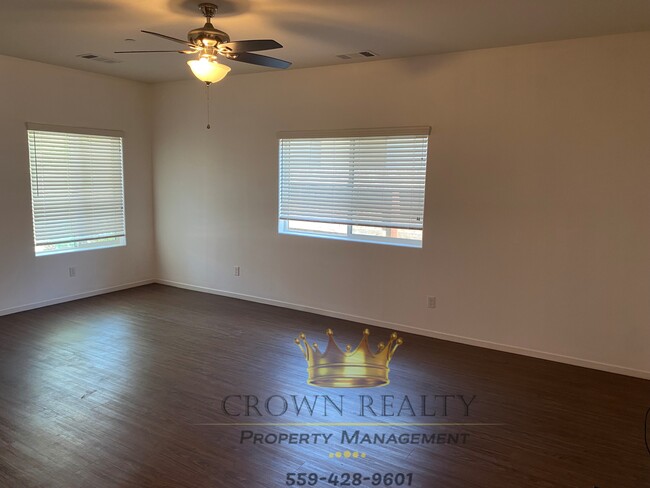 572 N 4th St in Porterville, CA - Building Photo - Building Photo