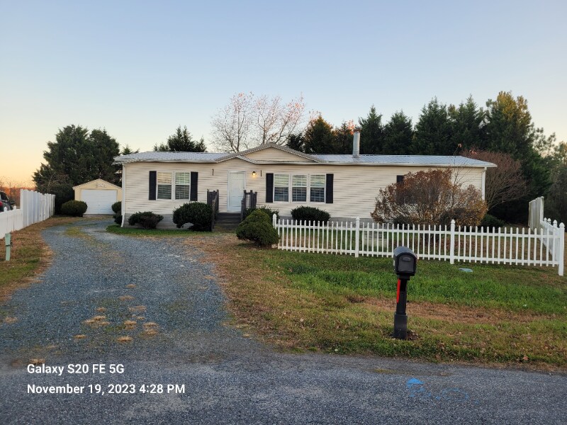 32108 S Autumn Ct in Laurel, DE - Building Photo