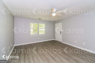 300 Beaver Pointe Dr in Winterville, GA - Building Photo - Building Photo