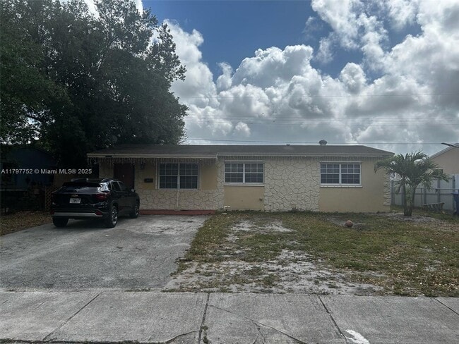 property at 1221 N 72nd Ave