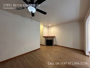 37891 Nettie Connett Dr in Sandy, OR - Building Photo - Building Photo