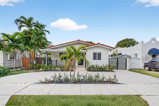 426 SW 26th Rd in Miami, FL - Building Photo - Building Photo