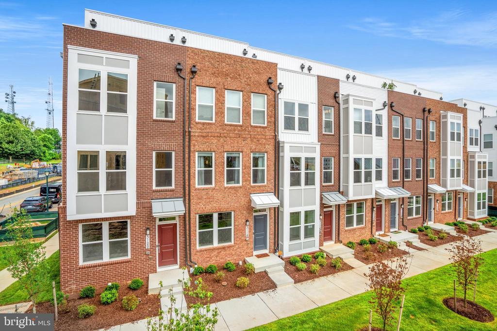 3122 Nina Clarke Dr in Rockville, MD - Building Photo