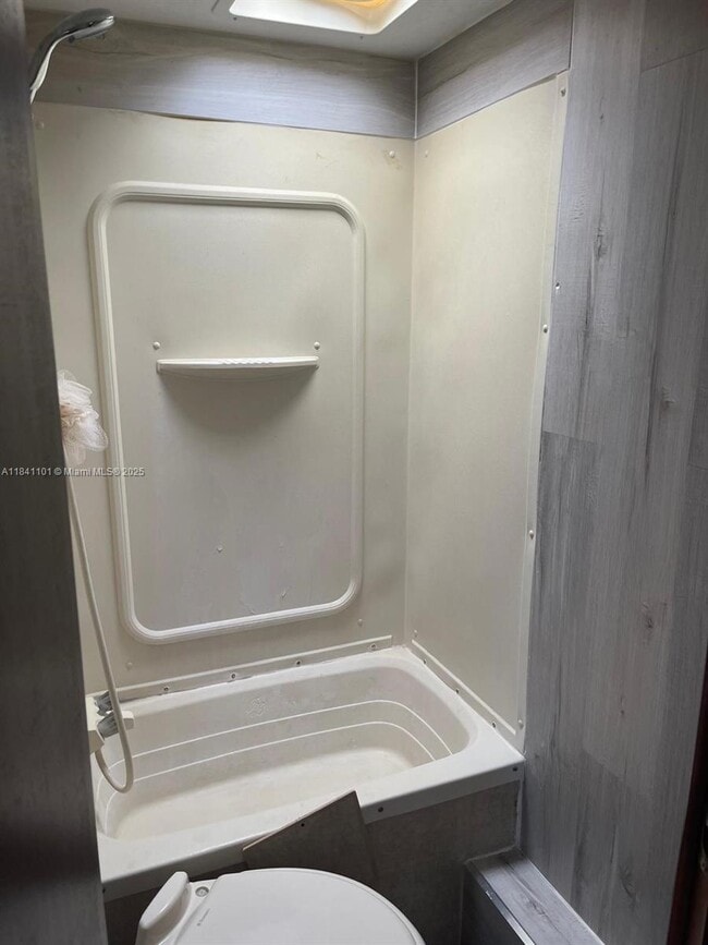 21661 SW 110th Ave in Miami, FL - Building Photo - Building Photo