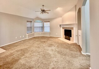 5016 Springflower Dr in Frisco, TX - Building Photo - Building Photo