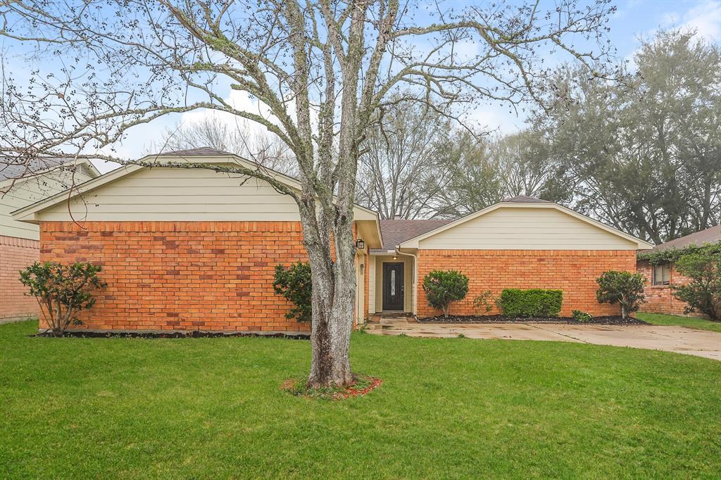 2334 Webster Ranch Rd in Friendswood, TX - Building Photo