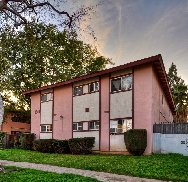 Burwood Apartments in La Habra, CA - Building Photo - Building Photo