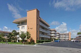 The Islands Bermuda in Hallandale Beach, FL - Building Photo