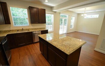 5917 Sneed Dr in Deale, MD - Building Photo - Building Photo