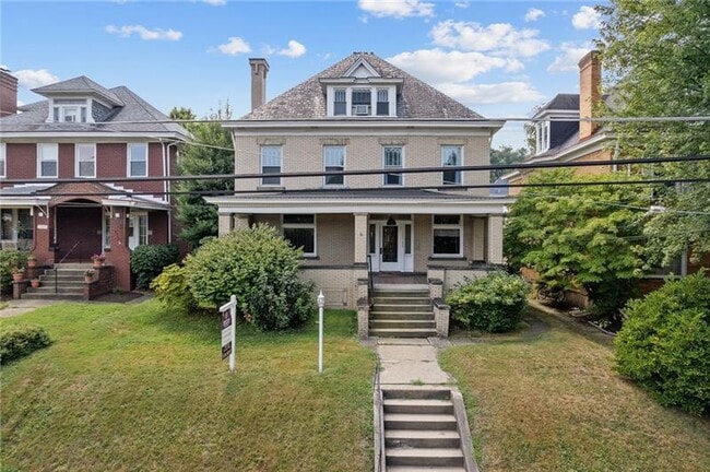 1306 Ridge Ave in Coraopolis, PA - Building Photo - Building Photo