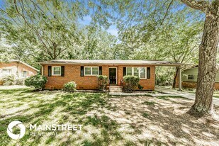 1129 Roebuck Lawn Dr in Birmingham, AL - Building Photo