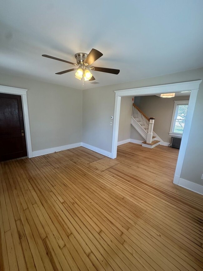 13 Center St in Freehold, NJ - Building Photo - Building Photo