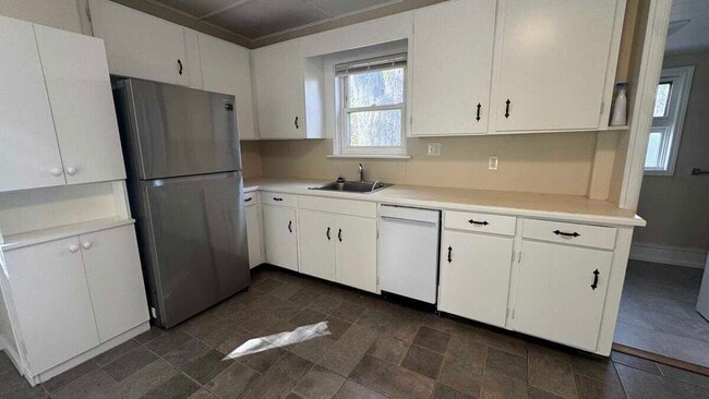 34 Water Ln in Easthampton, MA - Building Photo - Building Photo