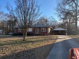 530 Pinewood Ave in Salisbury, NC - Building Photo