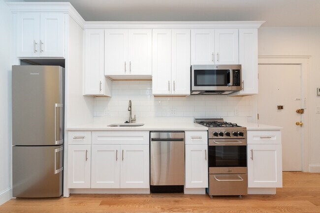 95 Park Dr in Boston, MA - Building Photo - Building Photo