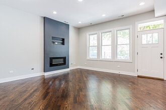 1458 W Chestnut St in Chicago, IL - Building Photo - Building Photo