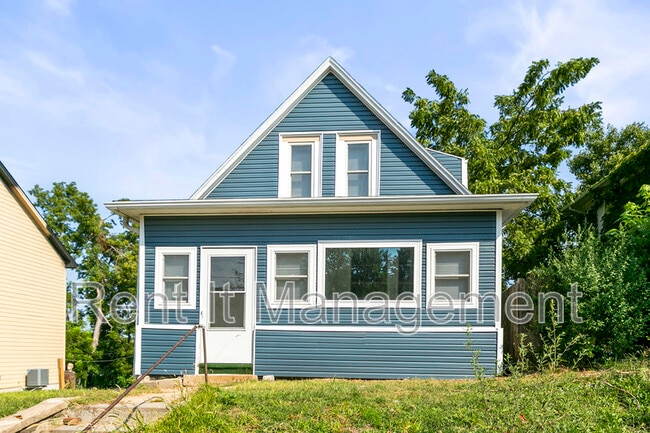property at 3042 Cottage Grove Ave