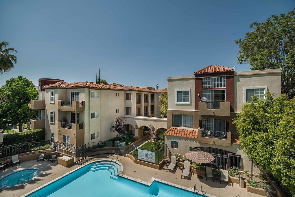 Regency at Encino in Encino, CA - Foto de edificio