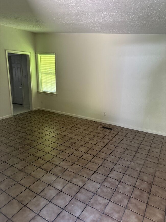 1615 Sharkey St in Tallahassee, FL - Building Photo - Building Photo