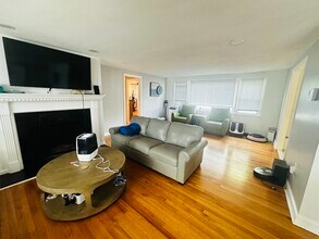 3 Still Rd in West Hartford, CT - Building Photo - Building Photo