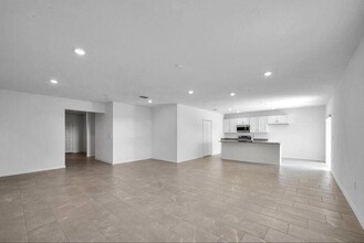 5812 NW Gerald Cir in Port St. Lucie, FL - Building Photo - Building Photo