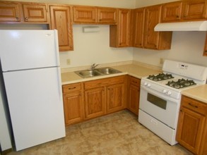 River Run Apartments in Macomb, IL - Building Photo - Building Photo