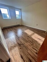 272 St John St in Easton, PA - Building Photo - Building Photo