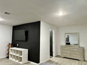 4802 Elser St in Houston, TX - Building Photo - Building Photo