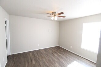 1900 Terrace Lawn Dr in Oklahoma City, OK - Building Photo - Building Photo