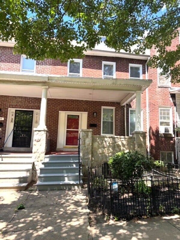 property at 2216 Whittier Ave