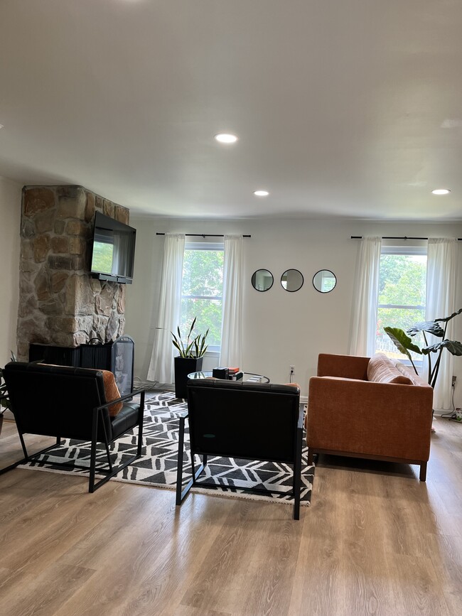 property at 8427 Snowden Oaks Plz