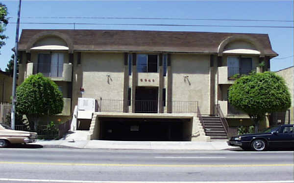 5949 Whitsett Ave in North Hollywood, CA - Foto de edificio - Building Photo