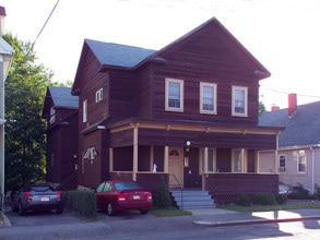 10-12 Mechanic St in Quincy, MA - Foto de edificio - Building Photo