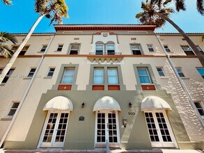 900 16th St in Miami Beach, FL - Foto de edificio - Building Photo