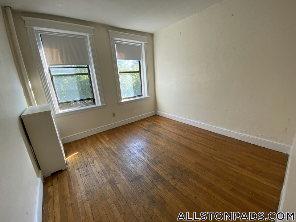 1156 Commonwealth Ave in Boston, MA - Building Photo