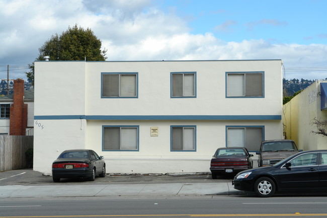 605 San Pablo Ave in Albany, CA - Building Photo - Building Photo