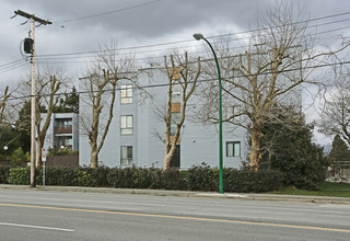 Kingsview in Burnaby, BC - Building Photo - Building Photo