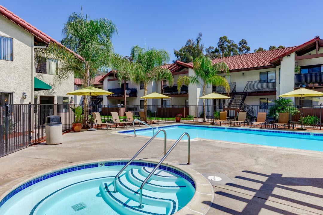 Creekside Village Apartments in Escondido, CA - Building Photo