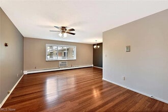 14567 Madison Ave, Unit 514 in Lakewood, OH - Foto de edificio - Building Photo