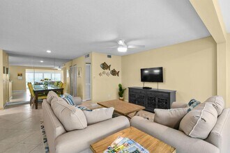 1102 Duncan Cir, Unit 102 in Palm Beach Gardens, FL - Building Photo - Building Photo