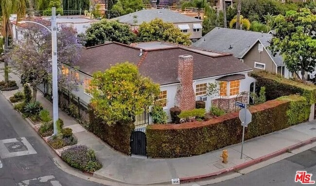 property at 958 N Vista St