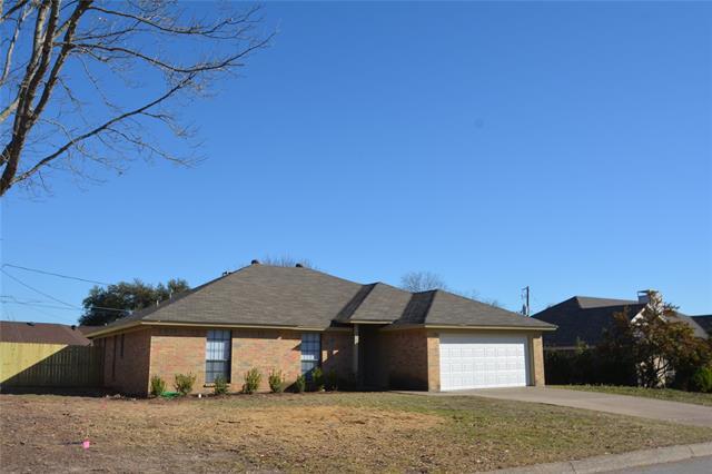 1305 Colorado Dr in Benbrook, TX - Building Photo