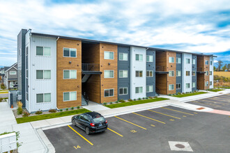 Millhouse East + West in Bozeman, MT - Foto de edificio - Building Photo